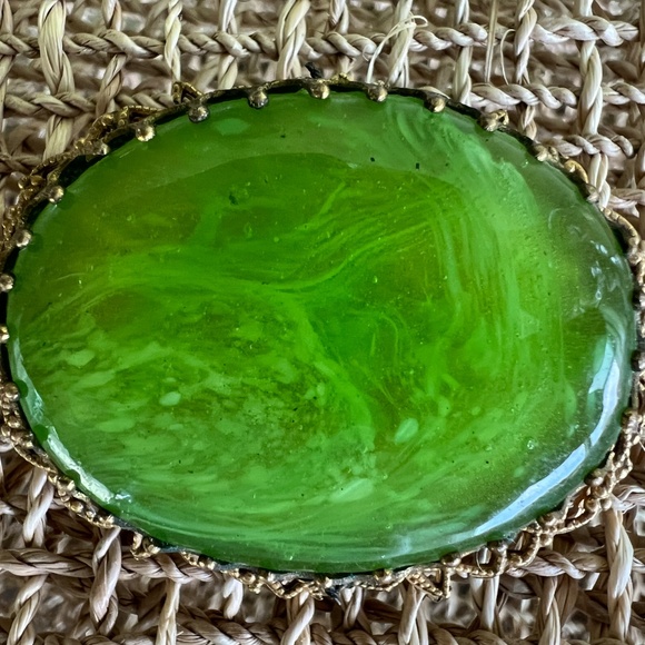 Miriam Haskell Vintage Brooch Marbelized Green Glass Cabochon & Filigree - Picture 2 of 11